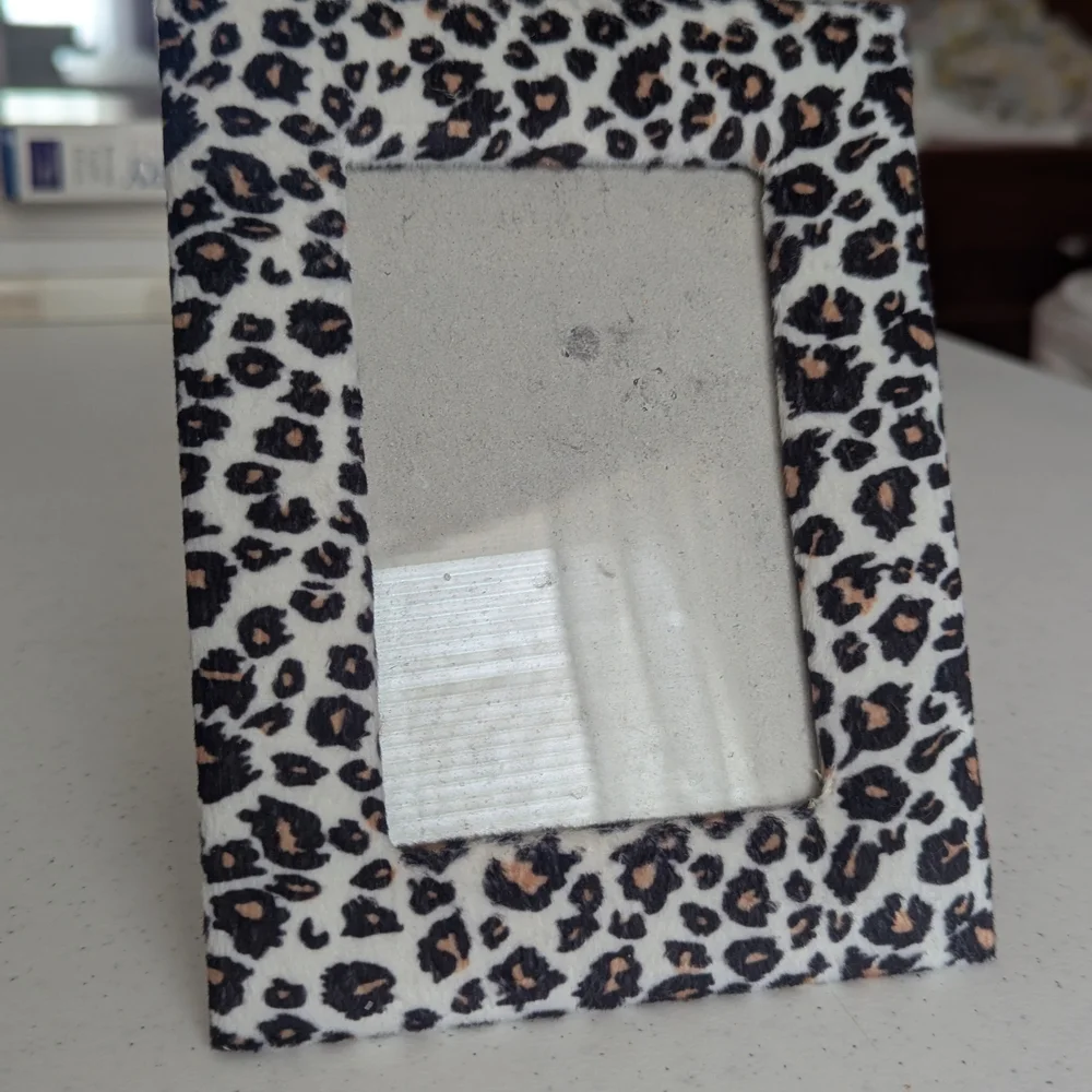 Y2K Funky Leopard Print Picture Frame - Picture 2 of 3